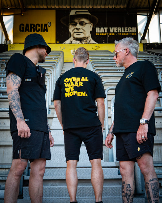 "OVERAL WAAR WE KOMEN" T-SHIRT